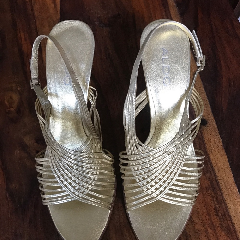 Sandals - Picture 2 of 3